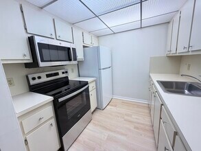 100 SW 132nd Way in Pembroke Pines, FL - Building Photo - Building Photo