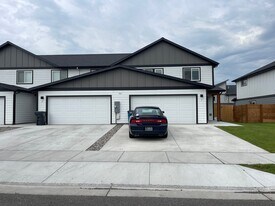 701 Halfpipe St in Belgrade, MT - Building Photo