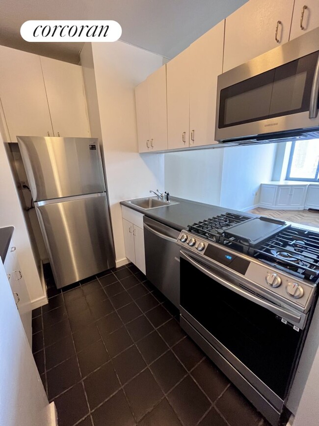 property at 356 E 88th St