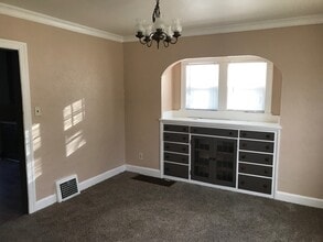 323 Hillview Dr in Rossford, OH - Building Photo - Building Photo