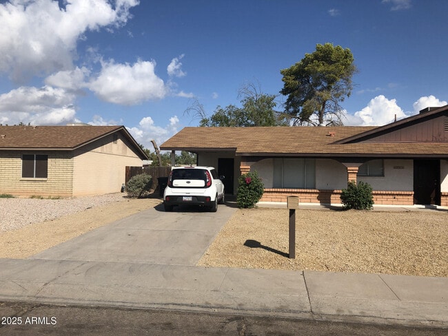 26 E Duke Dr in Tempe, AZ - Foto de edificio - Building Photo