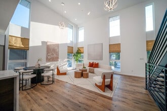 2306 Aviation Blvd, Unit A in Redondo Beach, CA - Foto de edificio - Building Photo