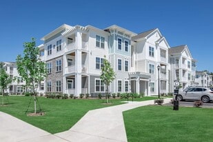 Westgate Landing in Charlotte, NC - Building Photo
