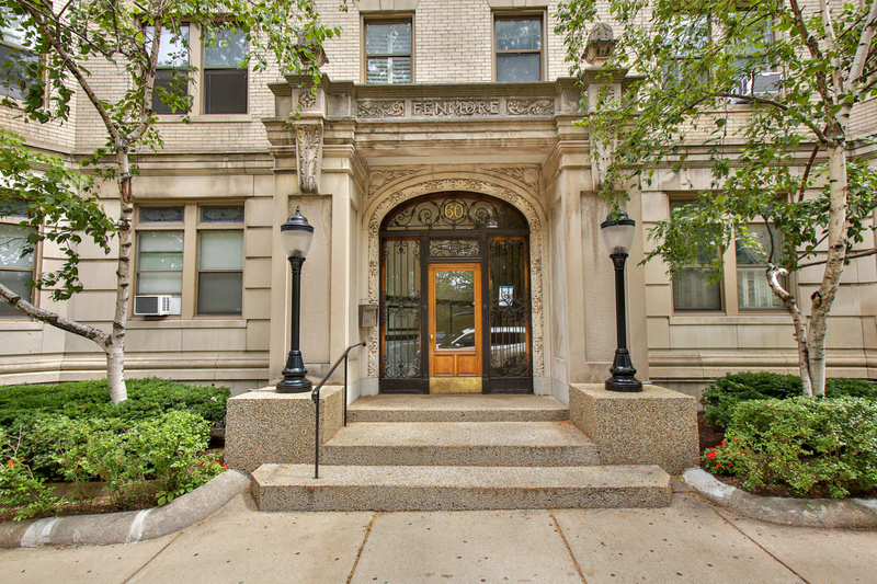 60 Charlesgate E, Unit 102 in Boston, MA - Foto de edificio