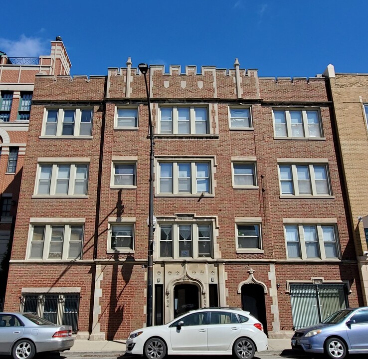 834 W Fullerton Ave in Chicago, IL - Building Photo