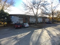 Washington Heights Apartments in Newton, IA - Foto de edificio - Building Photo