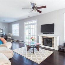 1044 Grace Hill Dr in Virginia Beach, VA - Building Photo - Building Photo