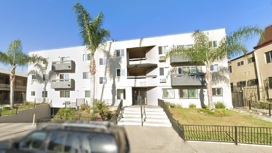 212 Normandie Ave in Los Angeles, CA - Building Photo