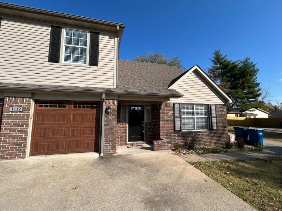 1112 NW D St in Bentonville, AR - Foto de edificio