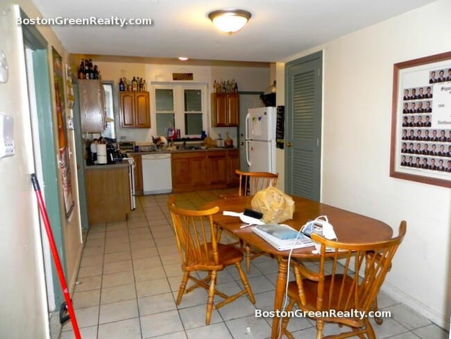 1458 Tremont St, Unit 4 in Boston, MA - Building Photo - Building Photo