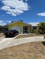 4231 SE 19th Ave in Cape Coral, FL - Building Photo