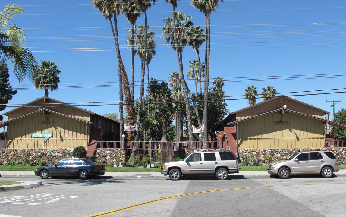 Pacific Palms Apartments in Bellflower, CA - Building Photo