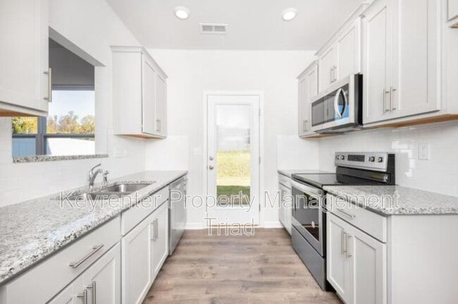 1122 Banworth Ct in Mebane, NC - Building Photo - Building Photo