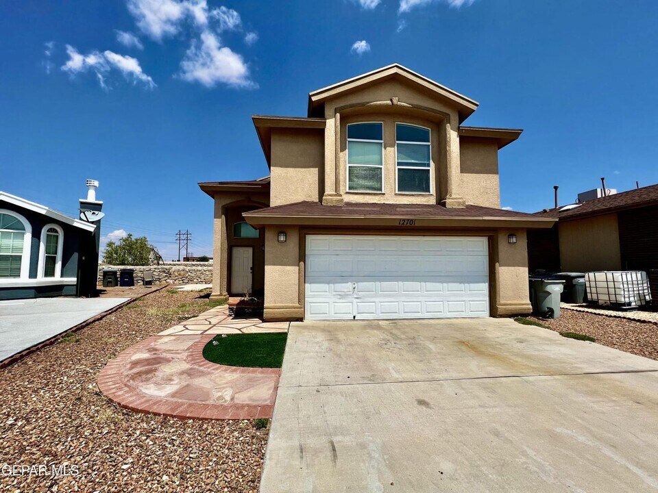 12701 Francisco Paz Dr in El Paso, TX - Foto de edificio