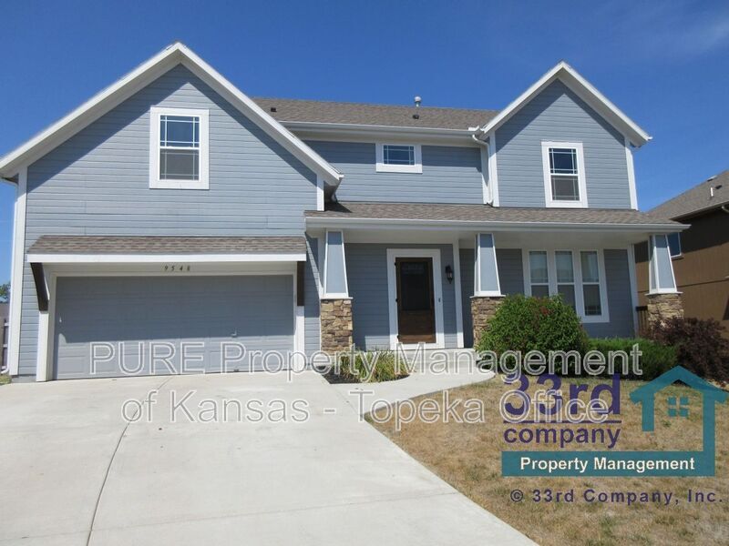 9548 Roundtree St in Lenexa, KS - Building Photo