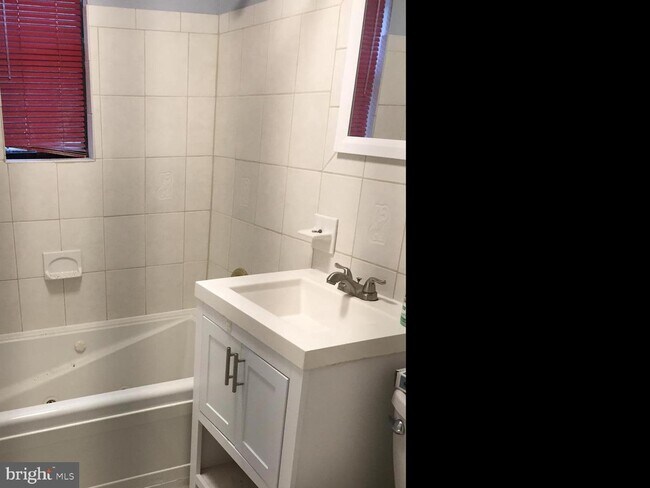 4731 1st St SW-Unit -103 in Washington, DC - Building Photo - Building Photo