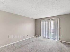 1586 Martha Ct in Lexington, KY - Building Photo - Building Photo