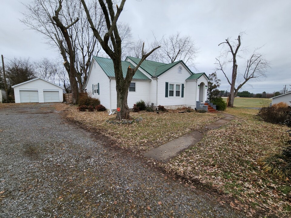 899 Kentucky Ave in Kevil, KY - Building Photo