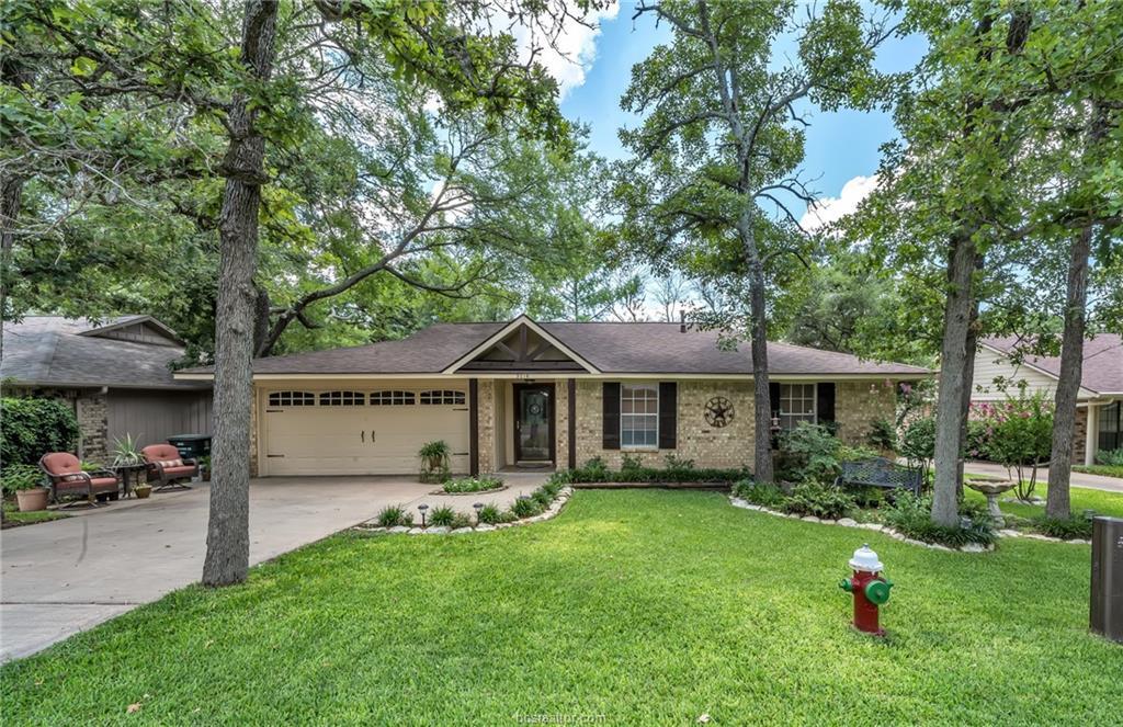 3016 Westwood Main Dr in Bryan, TX - Building Photo