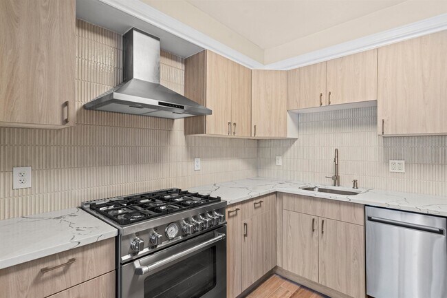 630 Palisade Ave in Jersey City, NJ - Building Photo - Building Photo