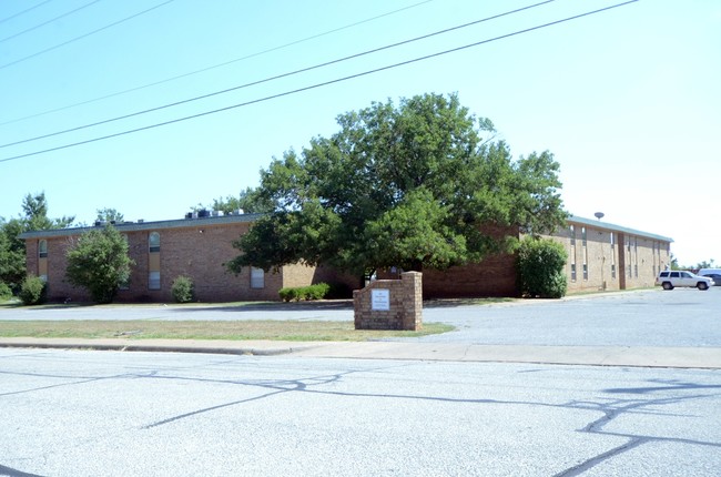 Villa Madrid Apartments in Wichita Falls, TX - Building Photo - Building Photo