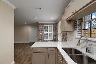 5018 Wilmington St in Houston, TX - Building Photo - Building Photo