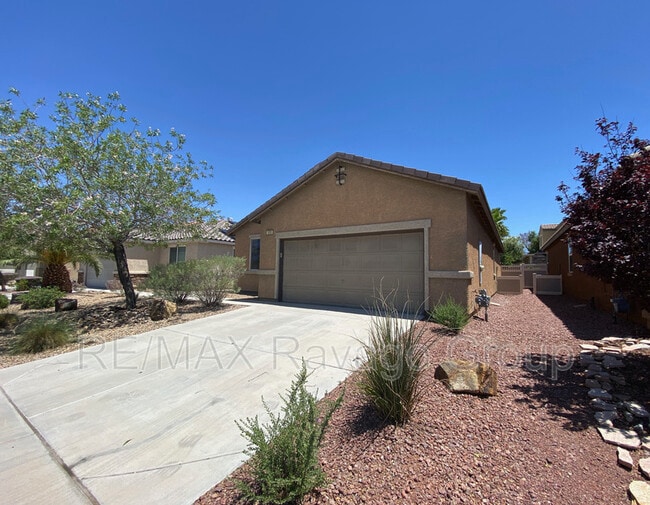 1000 Aspen Cliff Dr in Henderson, NV - Building Photo - Building Photo