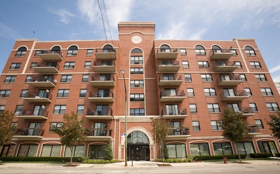 North Town Village in Chicago, IL - Foto de edificio