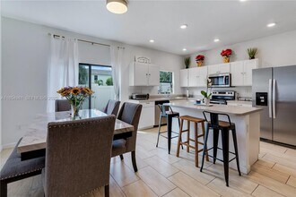 1150 SW 6th Ave in Florida City, FL - Building Photo - Building Photo