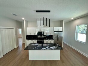 6712 N Harer St in Tampa, FL - Building Photo - Building Photo