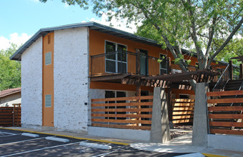 1915-1917 Barge St in Austin, TX - Building Photo - Building Photo