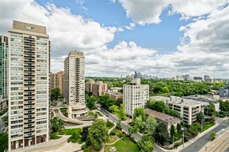 355 St Clair Ave W in Toronto, ON - Building Photo - Building Photo