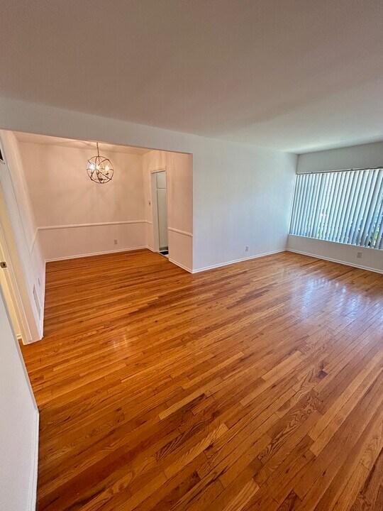 8903 Alden Dr in Los Angeles, CA - Building Photo