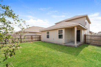 9327 Evening Shade Ct in San Antonio, TX - Building Photo - Building Photo