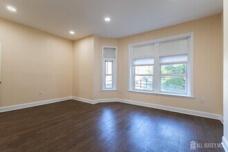 222 Broadway in Newark, NJ - Building Photo - Building Photo
