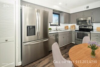 10186 Haskins St in Lenexa, KS - Building Photo - Building Photo