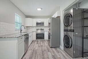 2113 Jacobs Rd in Fort Pierce, FL - Building Photo