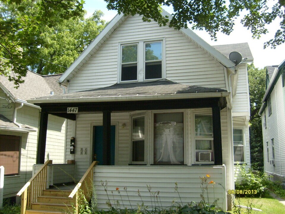 1447 Williamson St, Unit 1 in Madison, WI - Foto de edificio