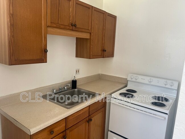 5018 S Ridgewood Ave in Port Orange, FL - Building Photo - Building Photo