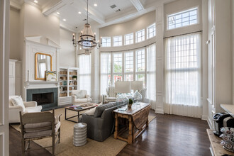 Sturbridge Commons in Montgomery, AL - Foto de edificio - Building Photo
