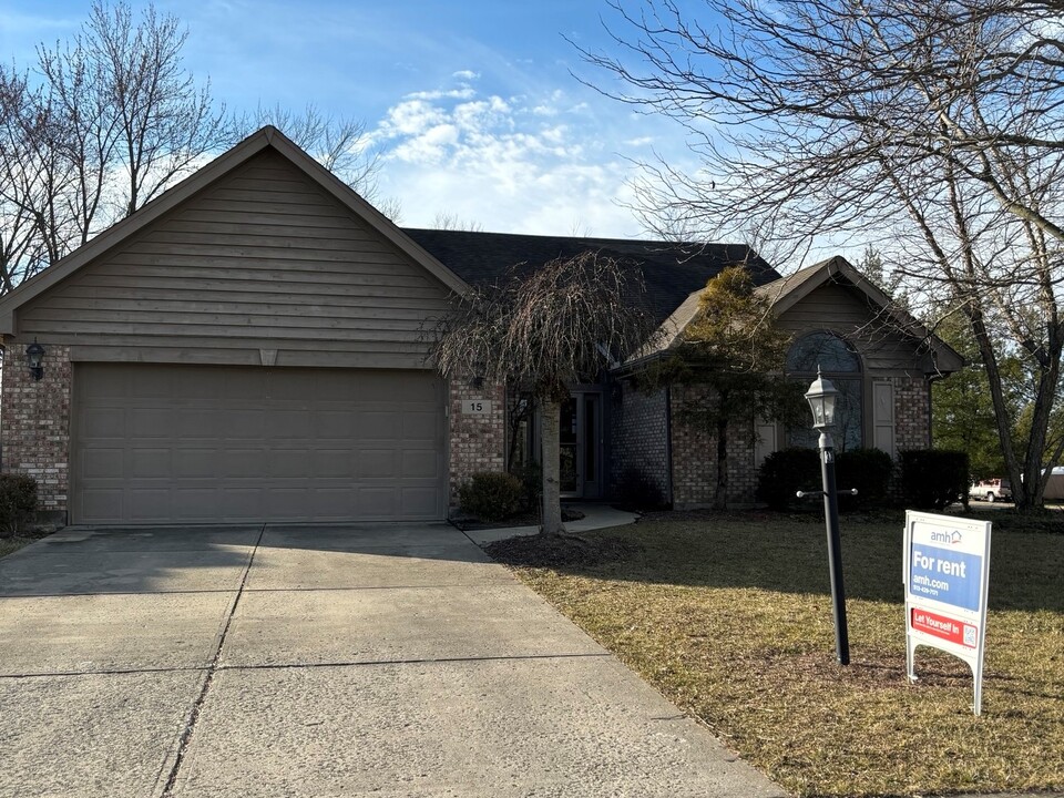 15 Stony Pointe Dr in Springboro, OH - Building Photo