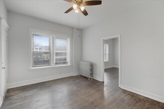 2552 N Kildare Ave, Unit 1S in Chicago, IL - Building Photo - Building Photo