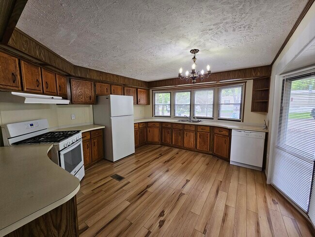 224 Blossom Ln in Utica, NY - Building Photo - Building Photo