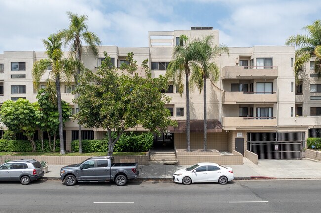 435 S Virgil Ave in Los Angeles, CA - Building Photo - Building Photo