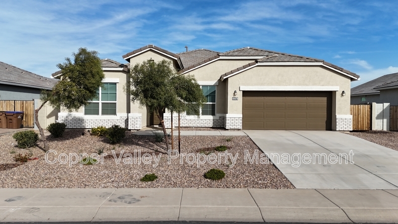 44478 W Palo Abeto Dr in Maricopa, AZ - Building Photo