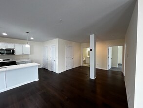 883 Broadway in Albany, NY - Foto de edificio - Building Photo