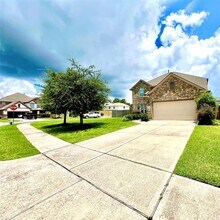 21203 Flowering Dogwood Cir in Porter, TX - Building Photo - Building Photo