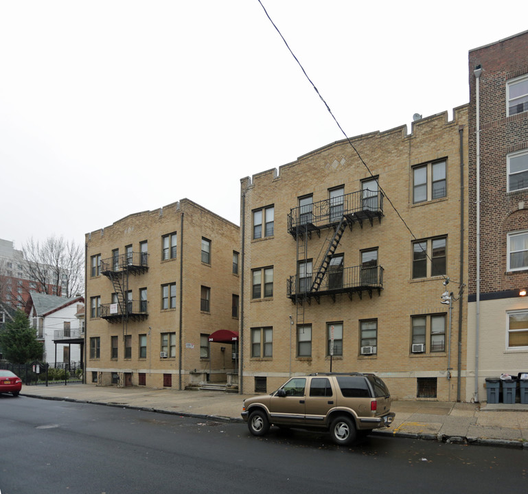 243-245 S 3rd Ave in Mount Vernon, NY - Building Photo