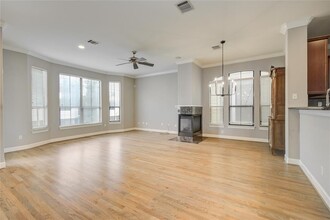 5510 Blossom St in Houston, TX - Building Photo - Building Photo