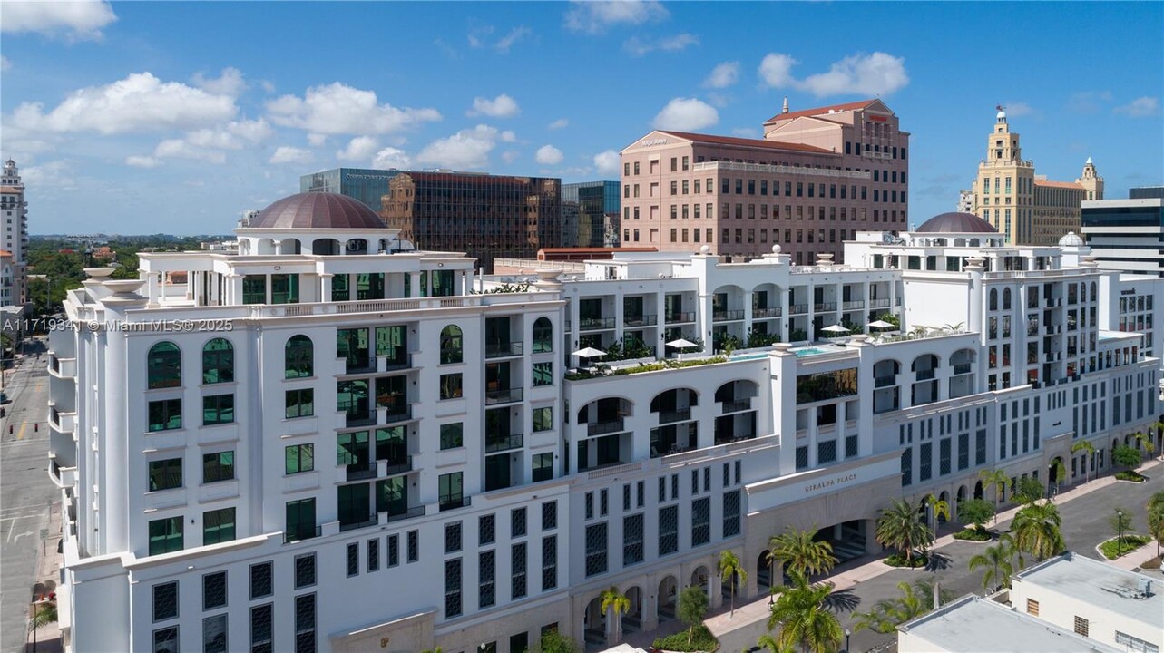 275 Giralda Ave in Coral Gables, FL - Building Photo